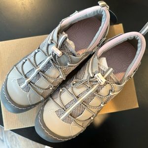 NIB JBU Jambu Synergy Mesh Water Ready sz7